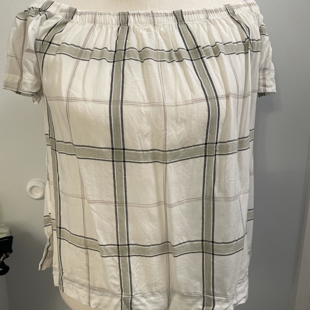 Bella Dahl off shoulder top